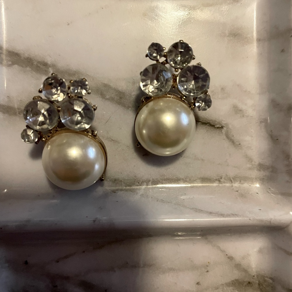 🚫SOLD🚫 Big Pearl & Rhinestone Earrings - Picture 1 of 4